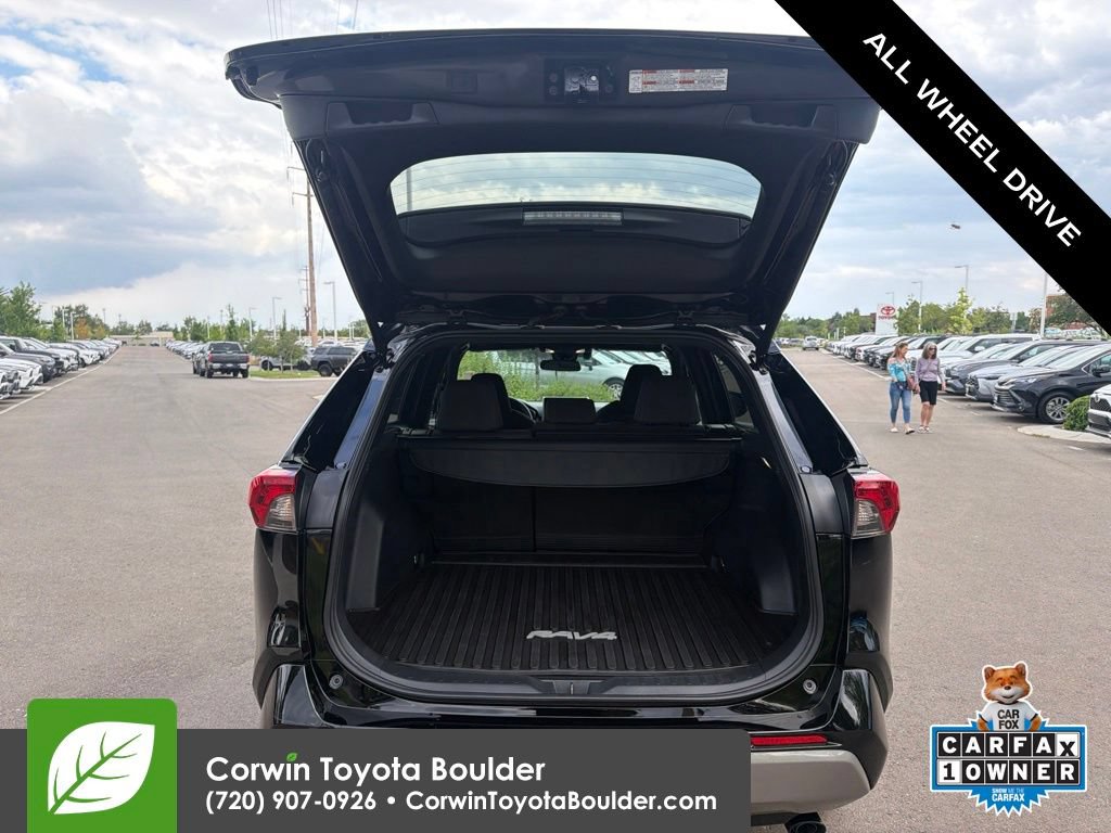 Used 2024 Toyota RAV4 SE w/ Convenience Package AWD/4WD image 17