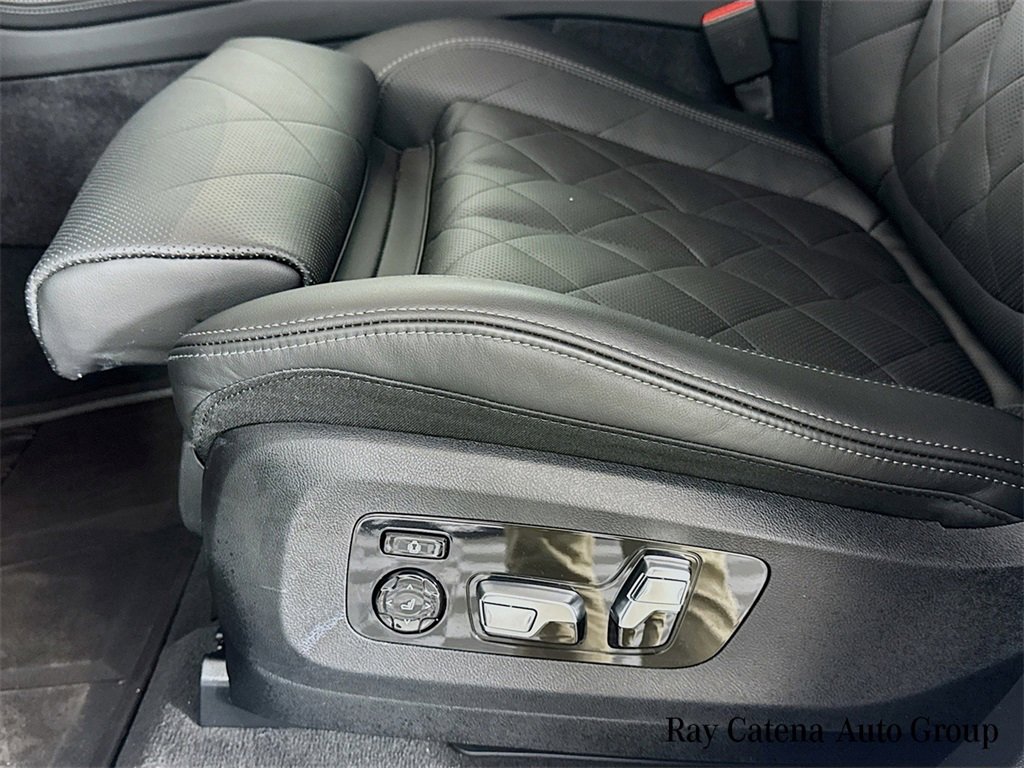 Used 2026 BMW X7 xDrive40i w/ Executive Package image 20