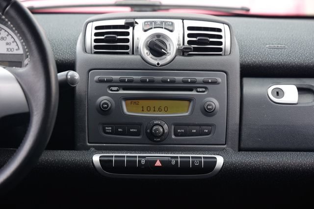 Used 2008 smart fortwo pure RWD image 25