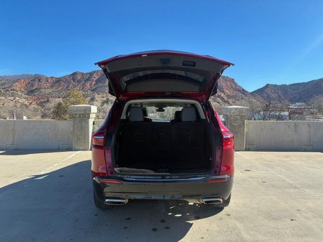 Used 2020 Buick Enclave Premium w/ Sun and Sites Package image 8
