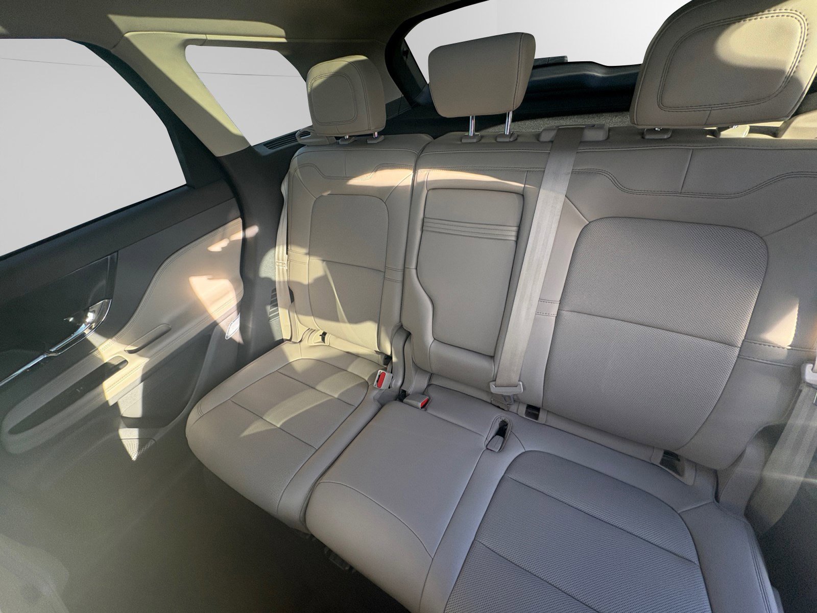 Certified 2024 Lincoln Corsair AWD w/ Equipment Group 101A image 13