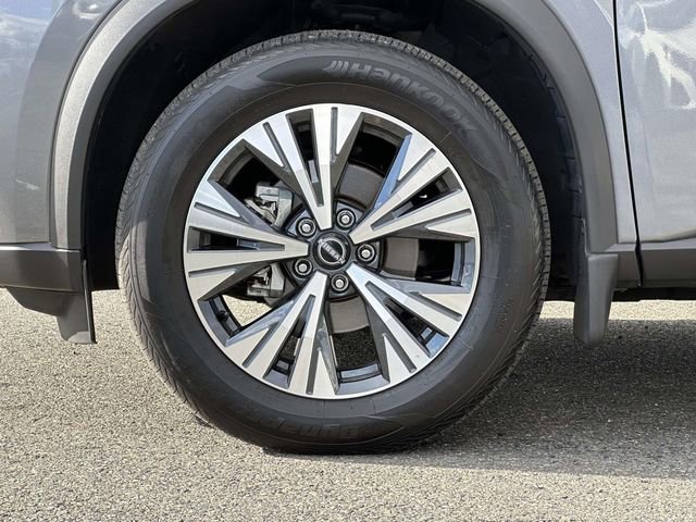 Used 2022 Nissan Rogue SV w/ SV Premium Package image 8