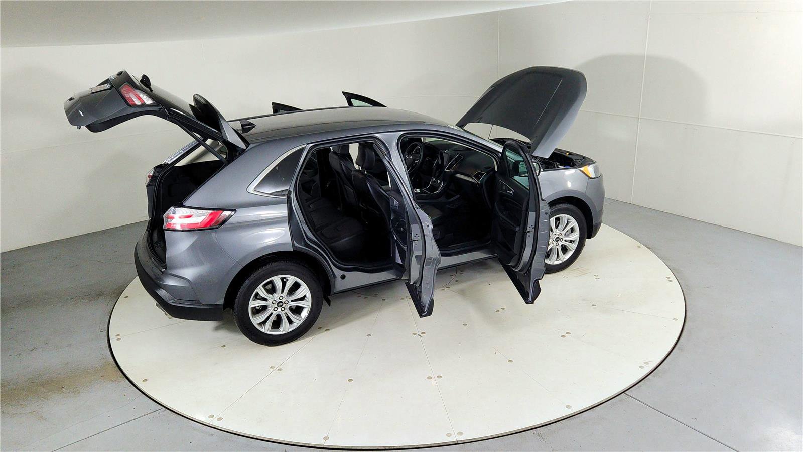 Used 2024 Ford Edge Titanium image 49
