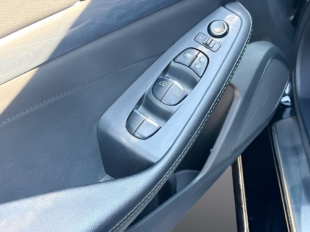Used 2023 Nissan Maxima Platinum w/ Sport Mat Group FWD image 18