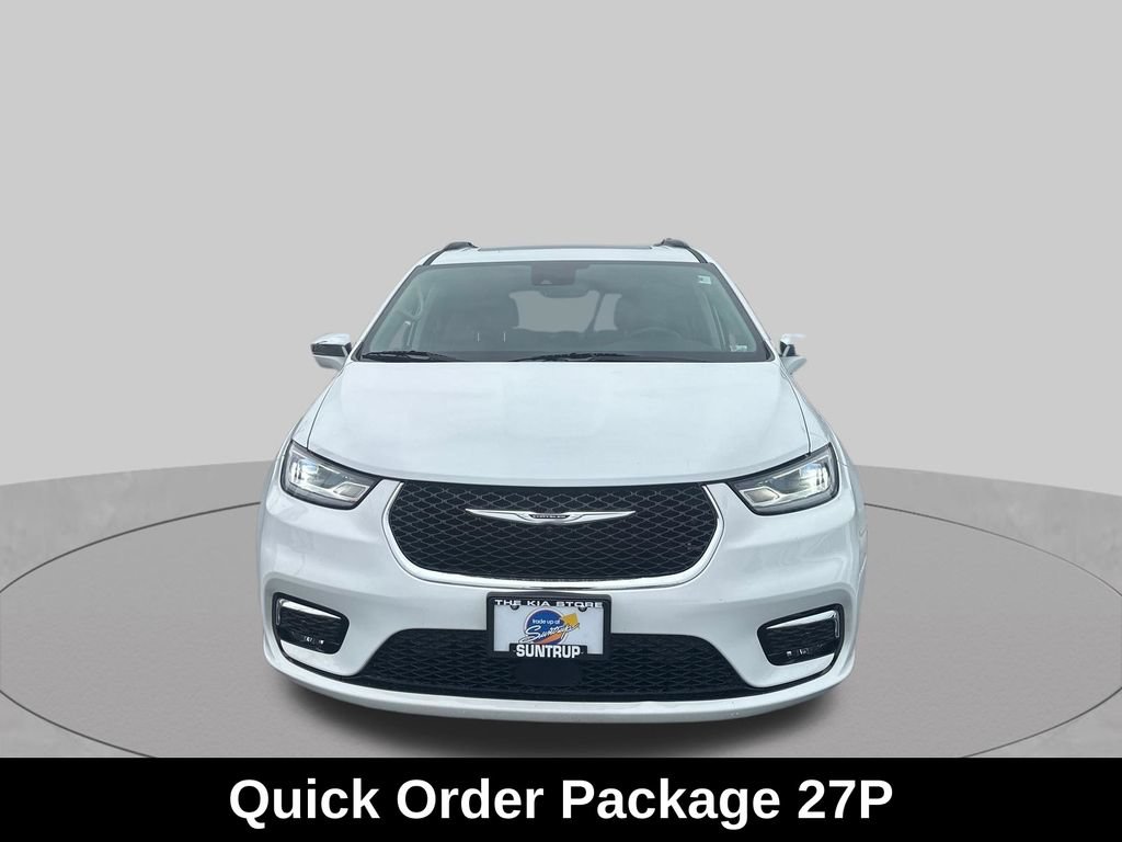 Used 2022 Chrysler Pacifica Limited AWD/4WD image 10