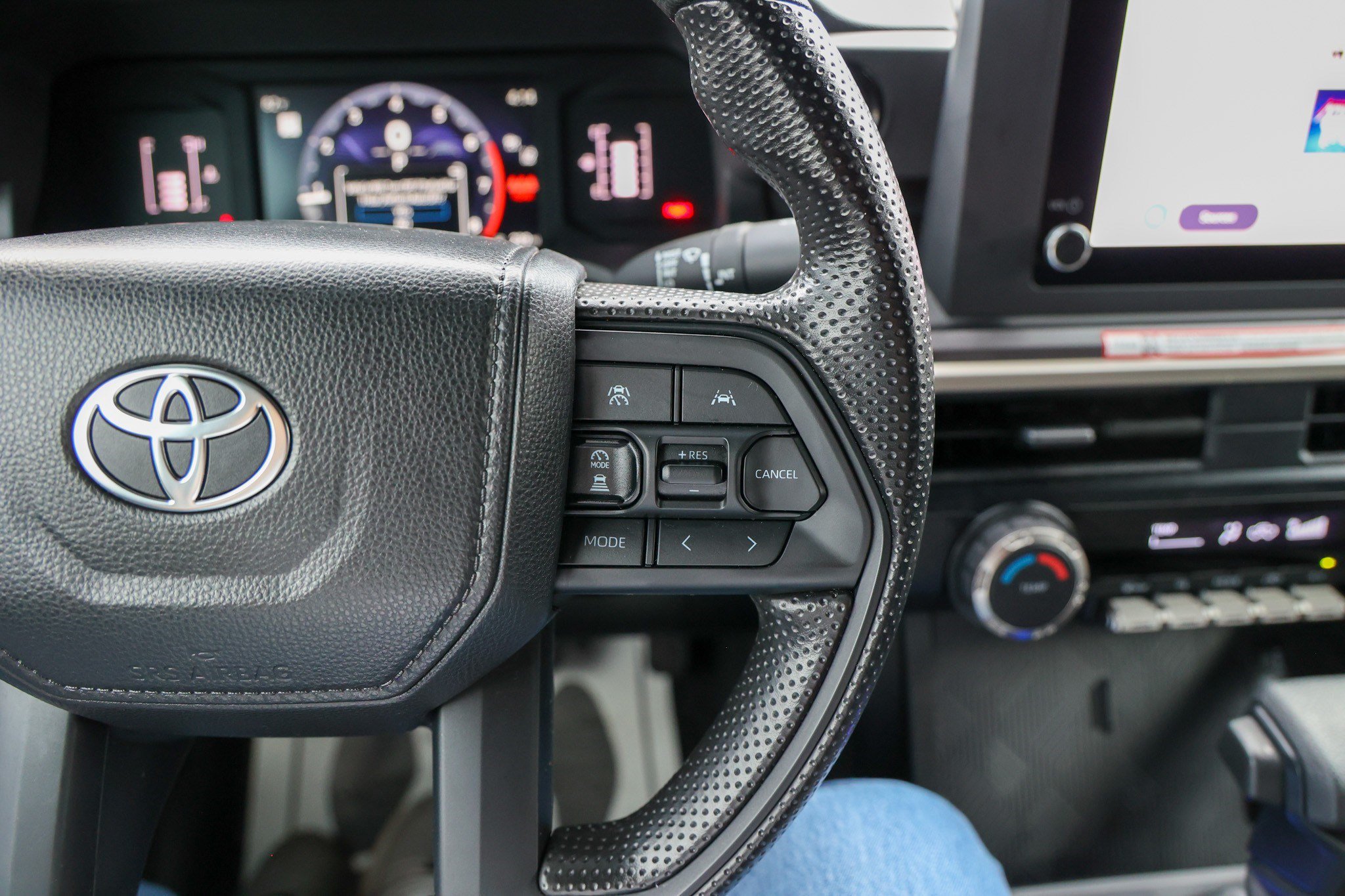 Certified 2025 Toyota Tacoma SR5 AWD/4WD image 20