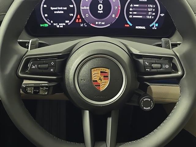 New 2025 Porsche Panamera 4 image 27