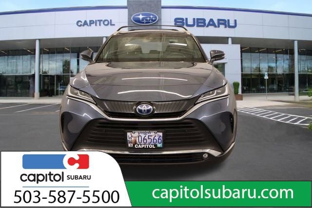 Used 2024 Toyota Venza XLE image 7