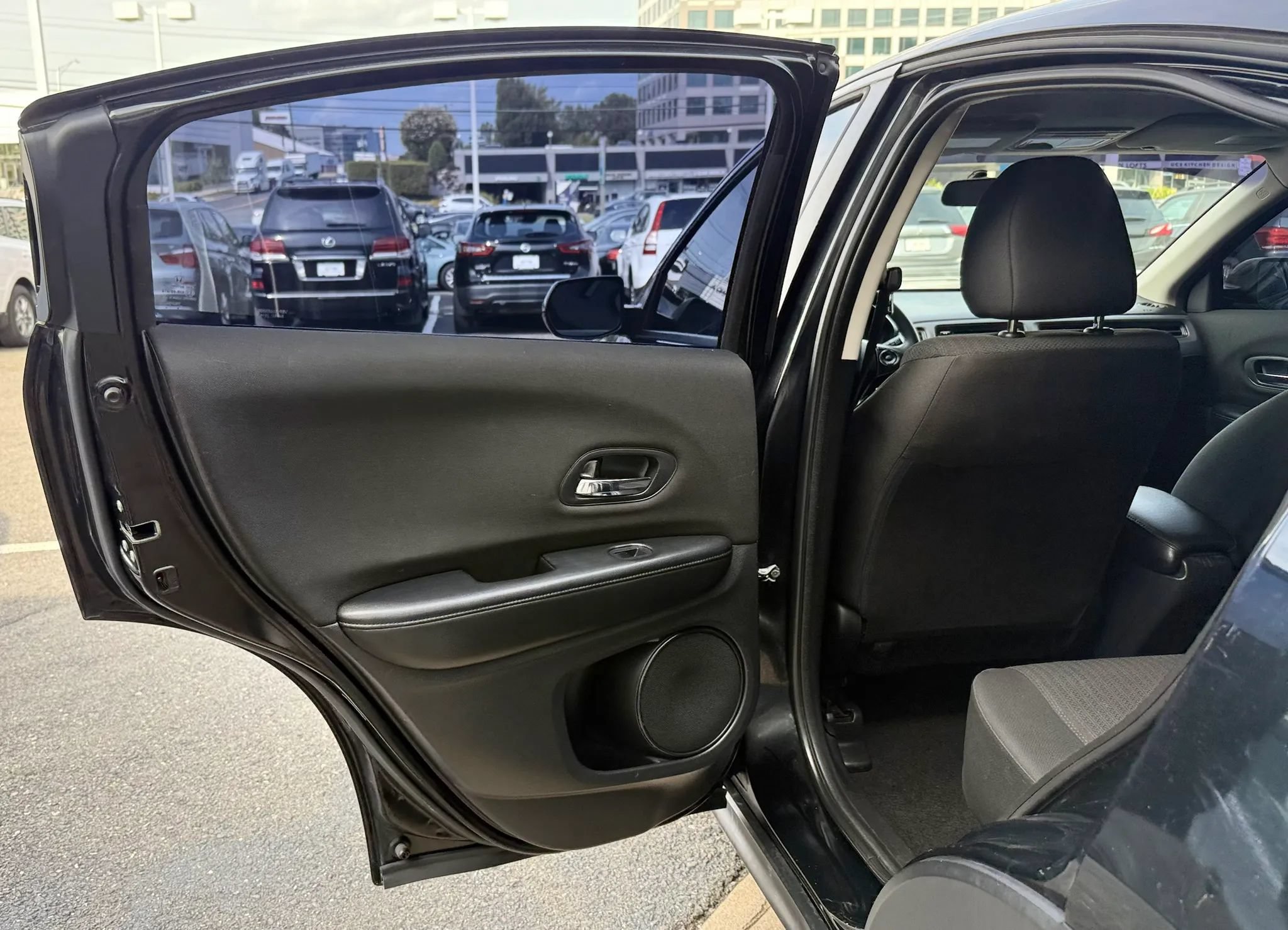 Used 2016 Honda HR-V LX image 24