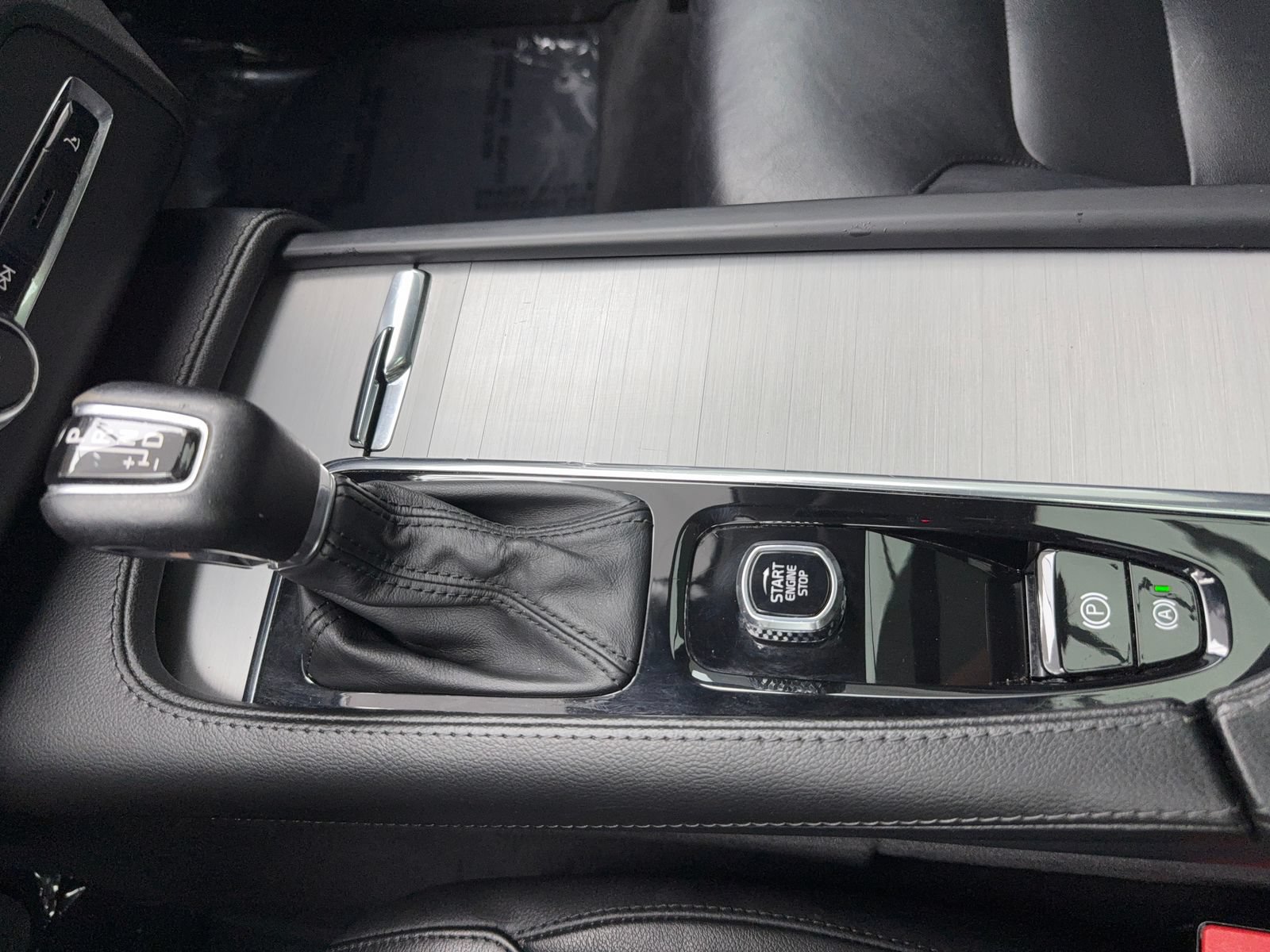 Used 2022 Volvo XC90 T5 Momentum AWD/4WD image 32