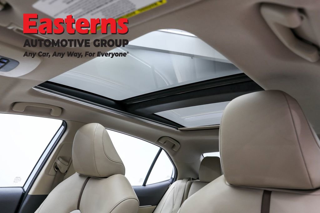 Used 2019 Toyota Camry XLE image 27