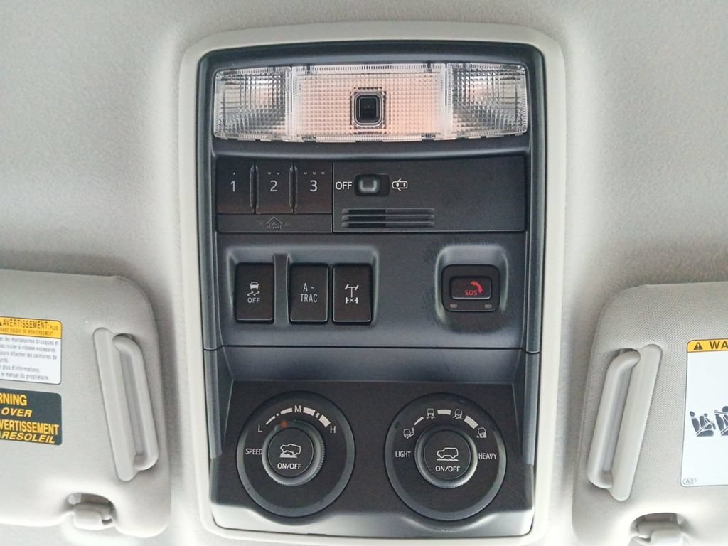 Used 2022 Toyota 4Runner TRD Off-Road Premium AWD/4WD image 7