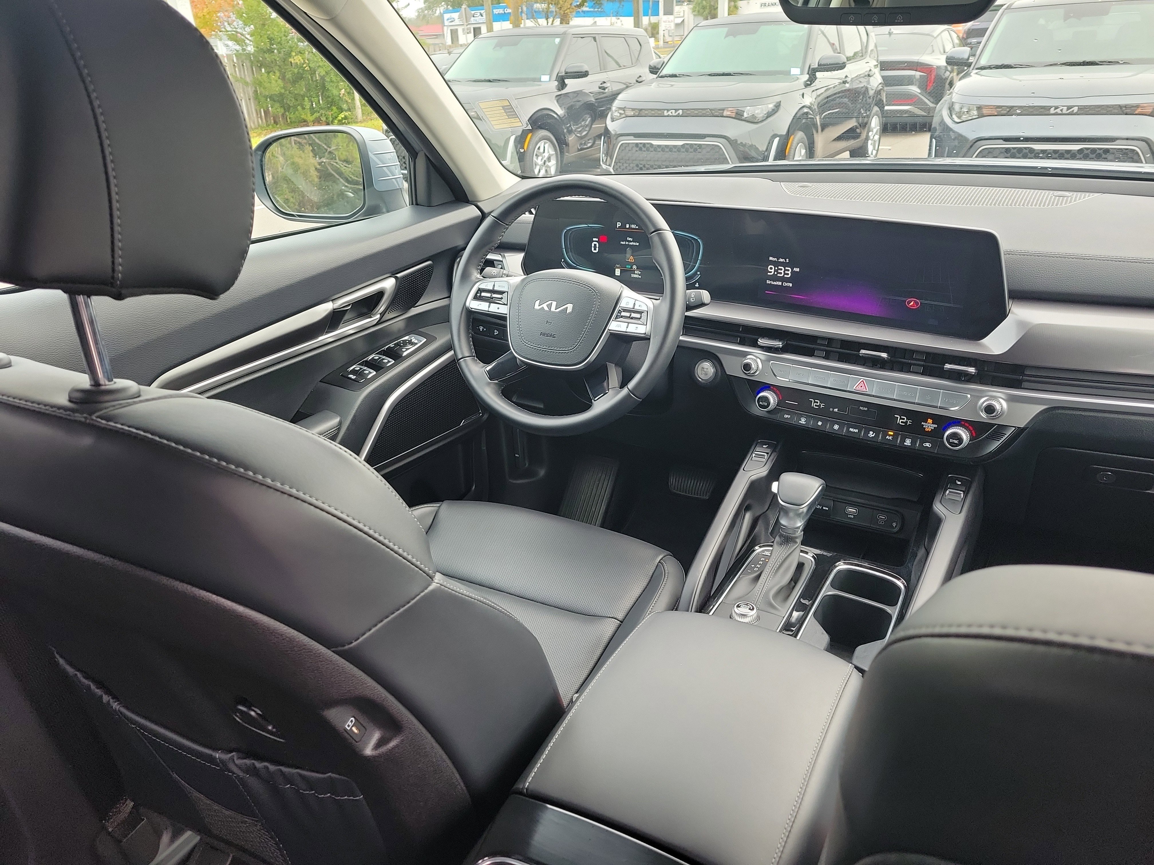 Certified 2025 Kia Telluride S image 12