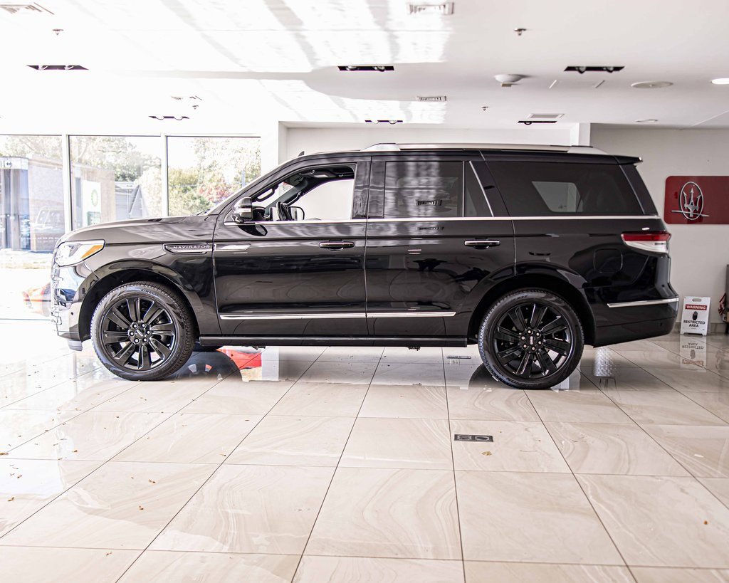 Used 2024 Lincoln Navigator Reserve w/ Equipment Group 201A image 6