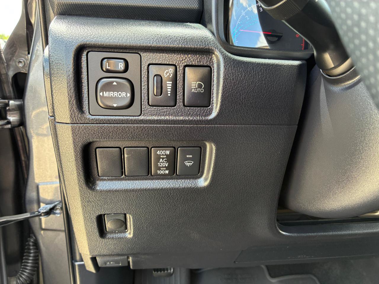 Used 2022 Toyota 4Runner SR5 AWD/4WD image 22