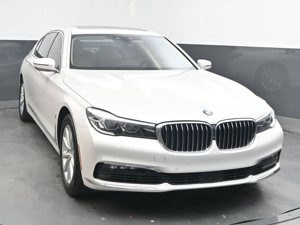 Used 2018 BMW 740e xDrive image 2