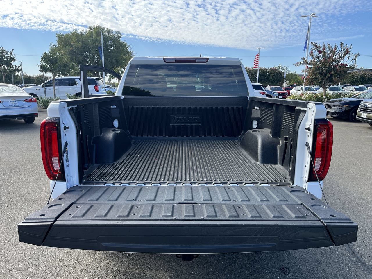 Used 2025 GMC Sierra 1500 SLT RWD image 23