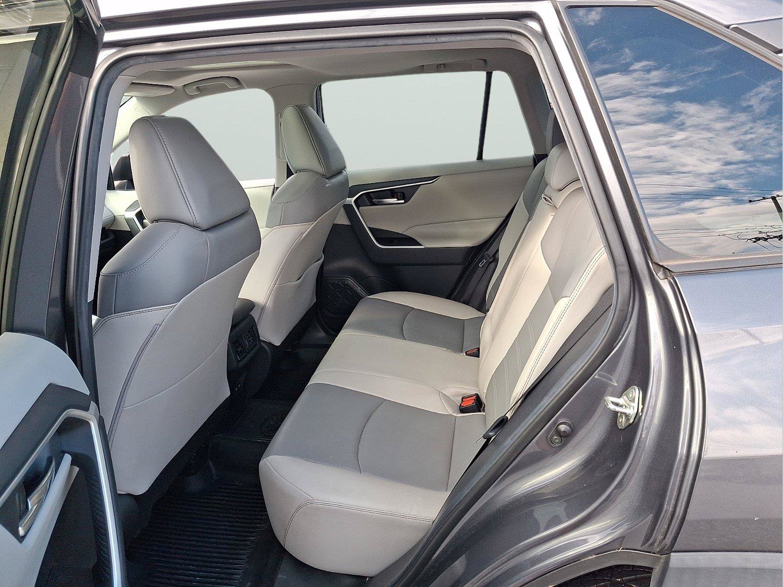 Used 2020 Toyota RAV4 XLE Premium FWD image 10