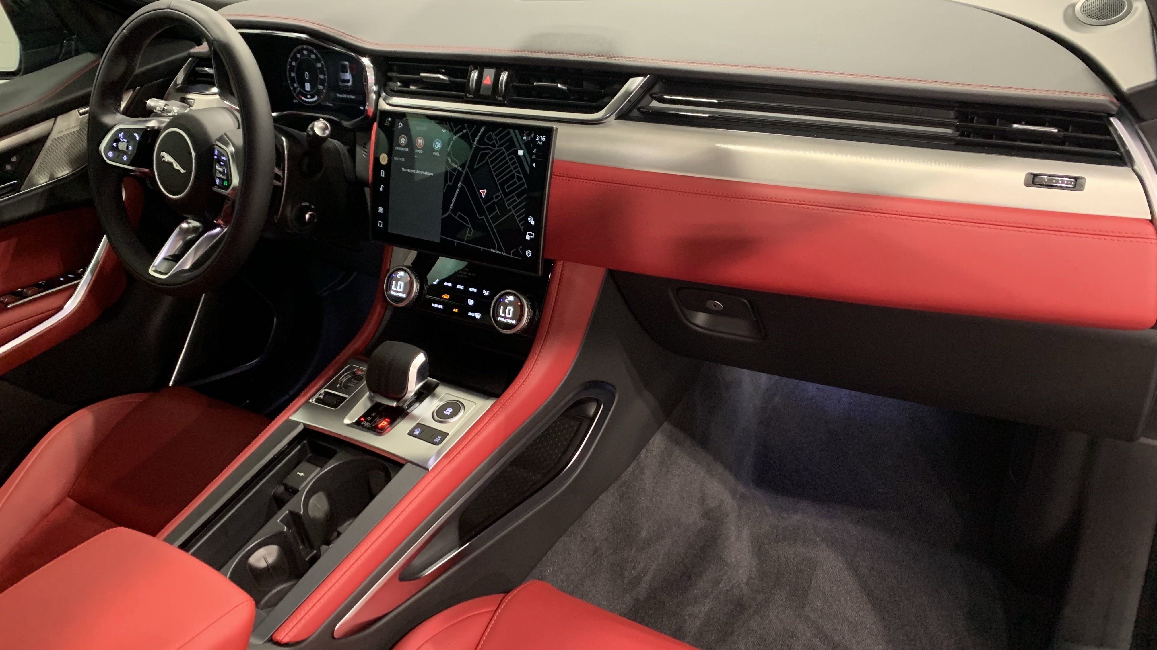 New 2026 Jaguar F-PACE R-Dynamic S image 4