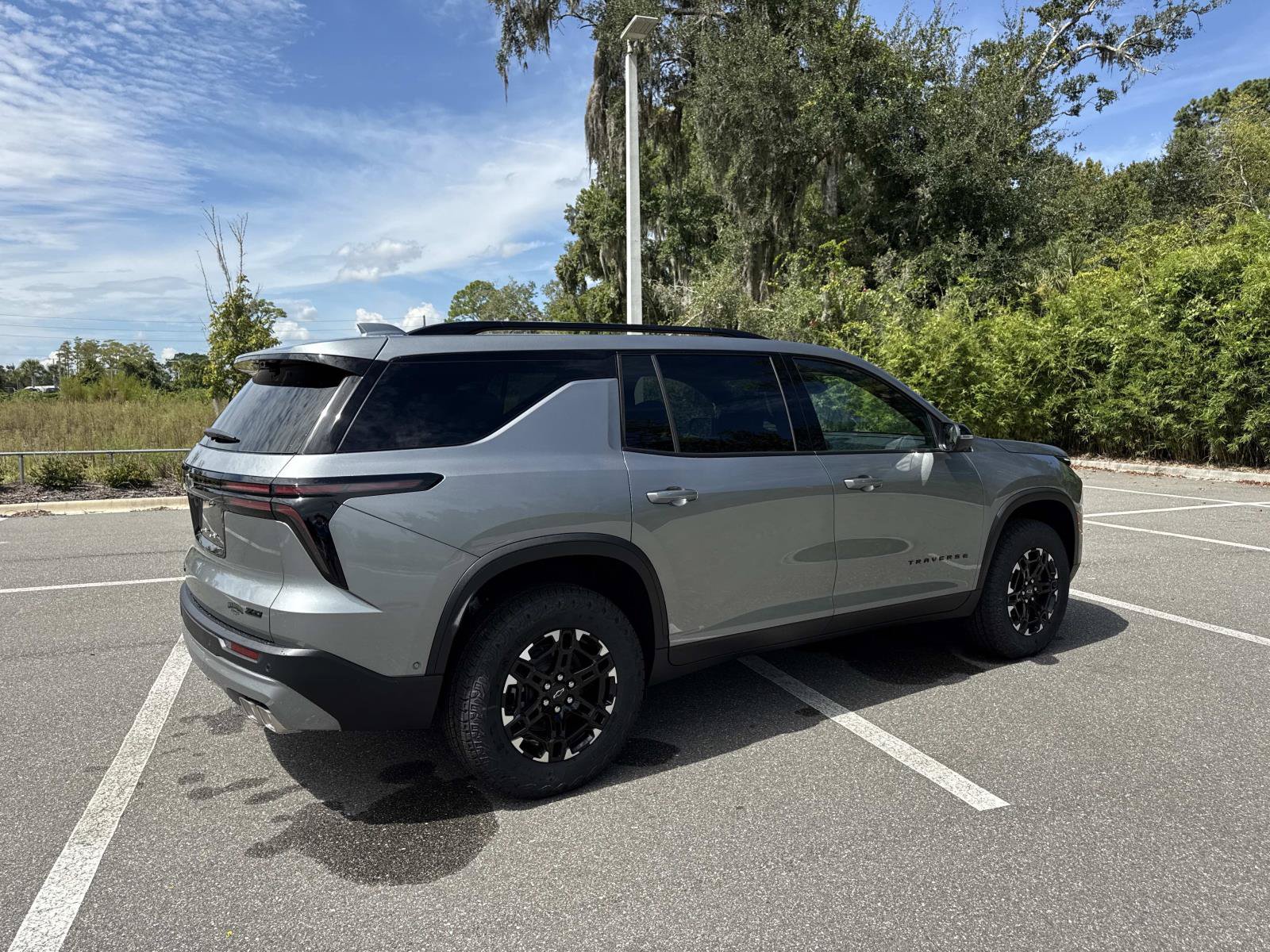 New 2027 Chevrolet Traverse Z71 w/ Enhanced Driving Package AWD/4WD image 3