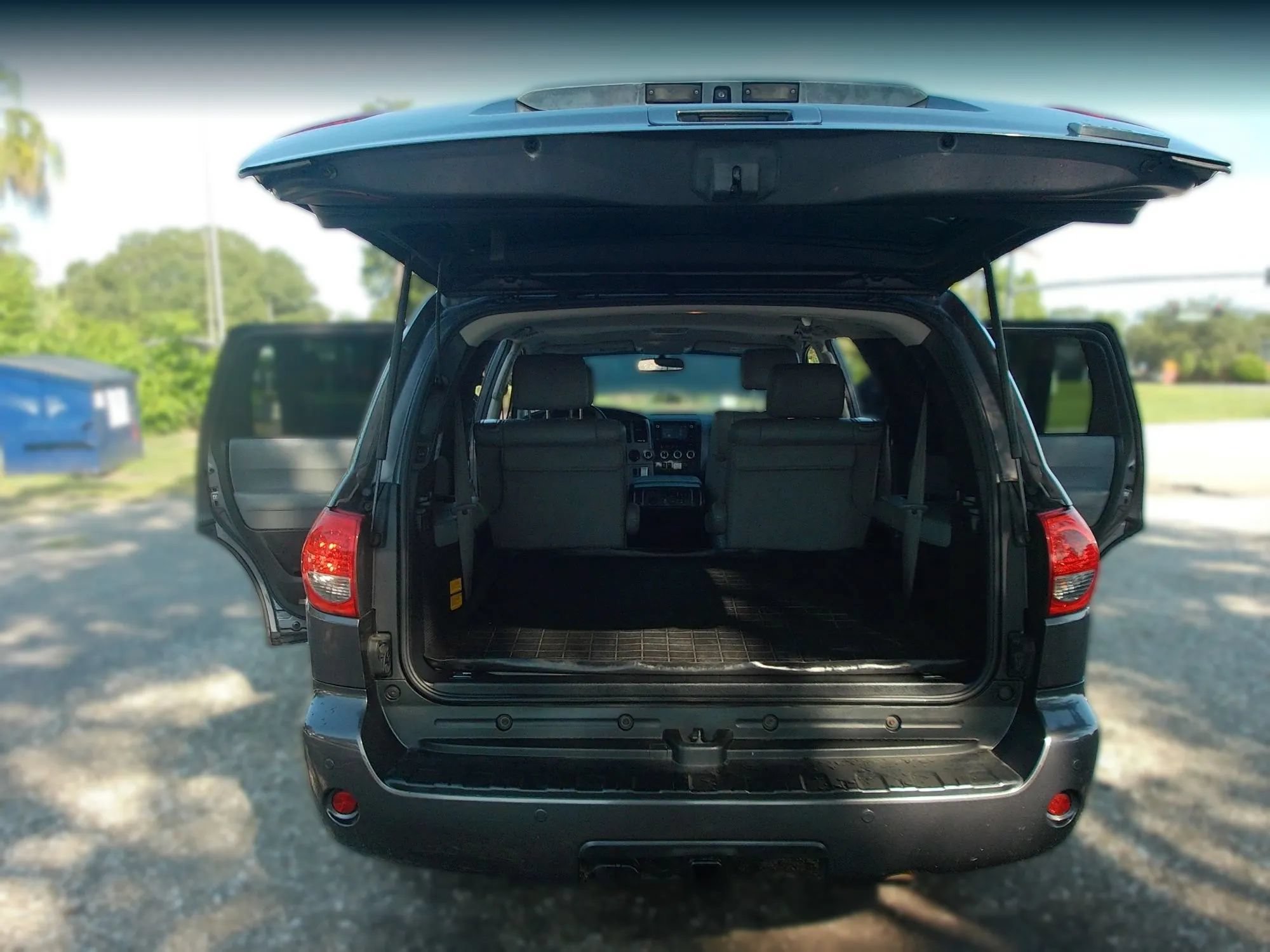 Used 2014 Toyota Sequoia Limited RWD image 33