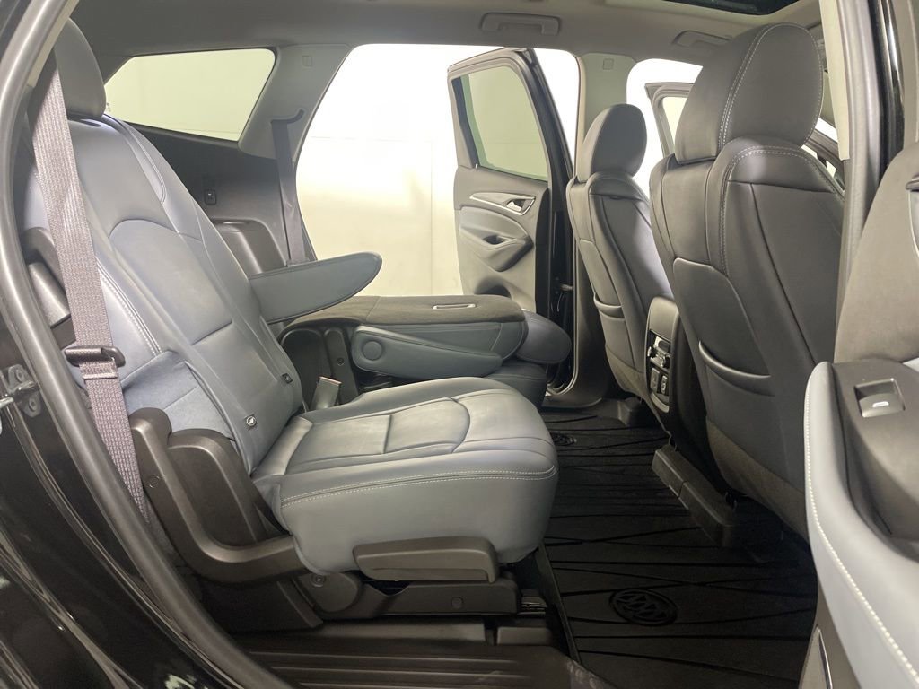 Used 2021 Buick Enclave Premium w/ Sun and Sites Package AWD/4WD image 23