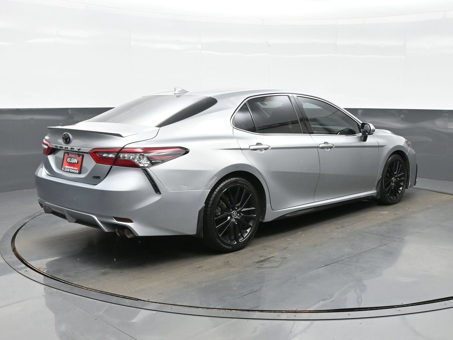 Used 2023 Toyota Camry XSE FWD image 6