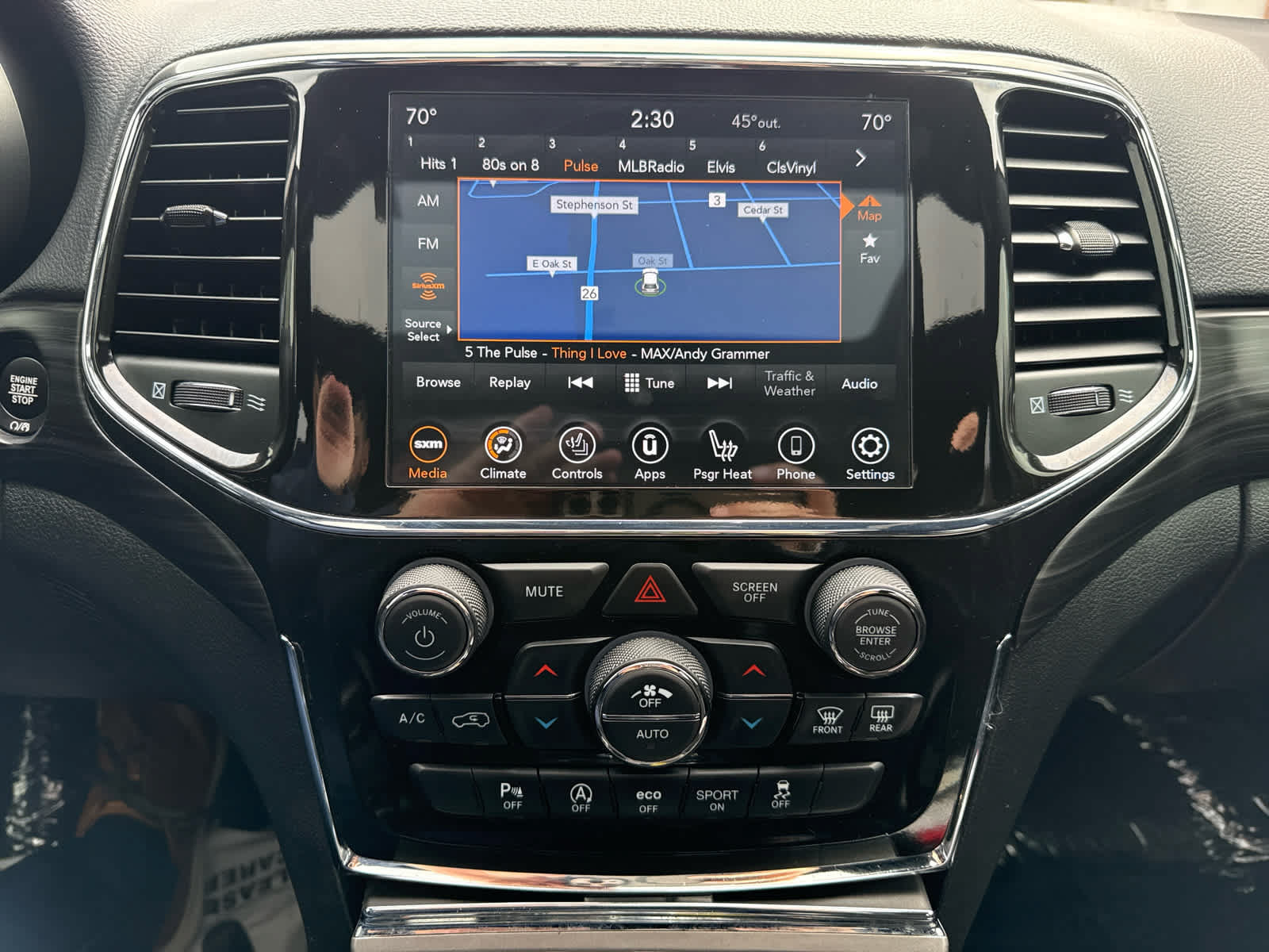 Used 2022 Jeep Grand Cherokee Laredo X AWD/4WD image 21