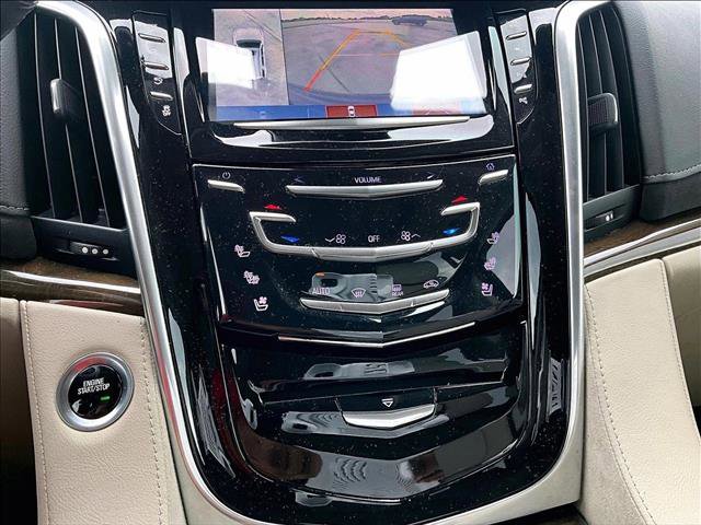 Used 2020 Cadillac Escalade Luxury AWD/4WD image 24
