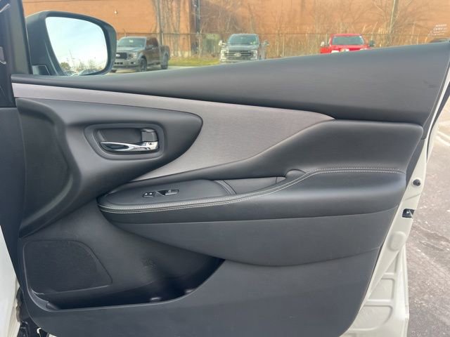 Used 2022 Nissan Murano S AWD/4WD image 10
