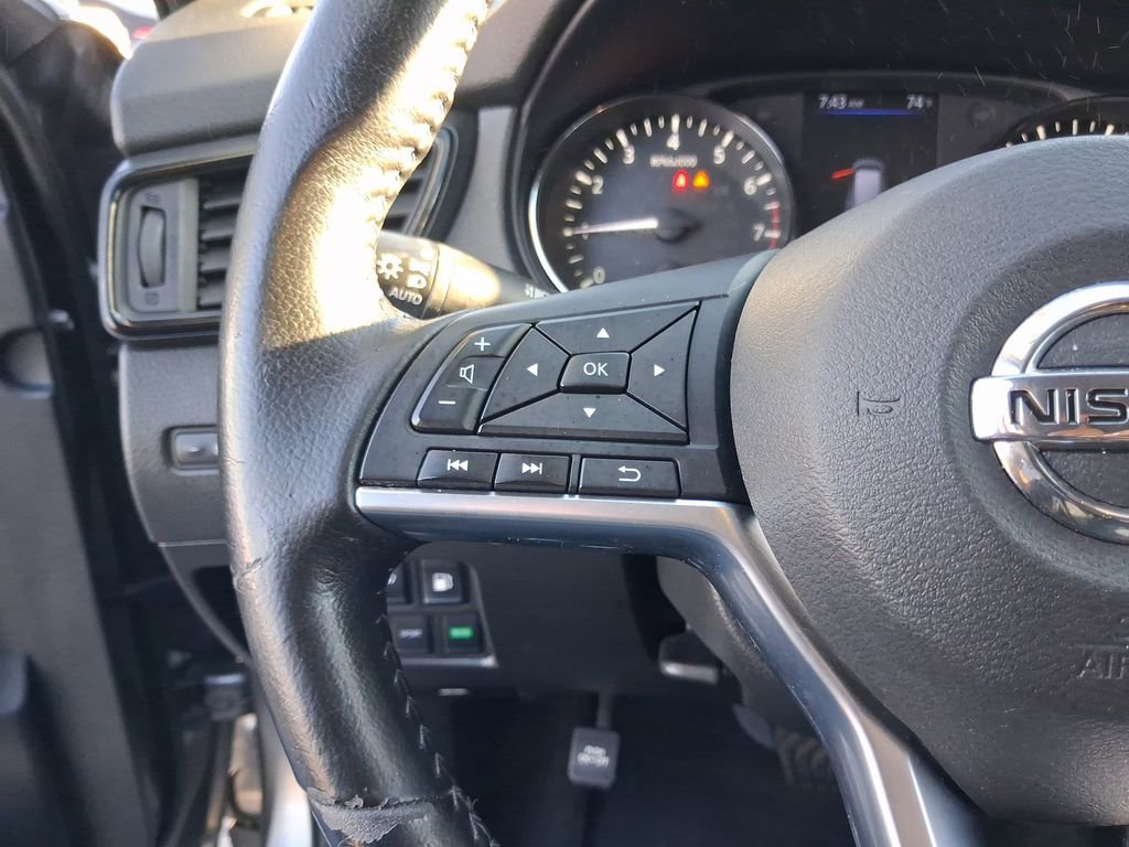 Used 2020 Nissan Rogue SV FWD image 19