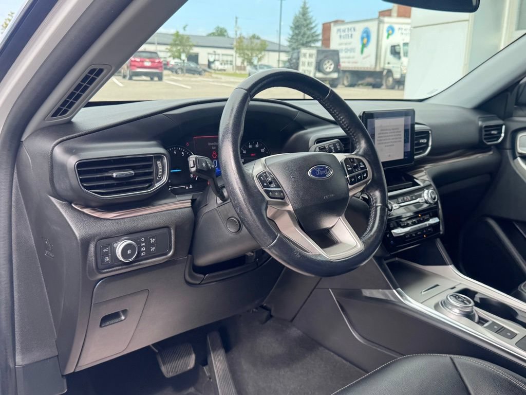 Used 2021 Ford Explorer Limited w/ Hybrid Equipment Group 310A RWD image 9