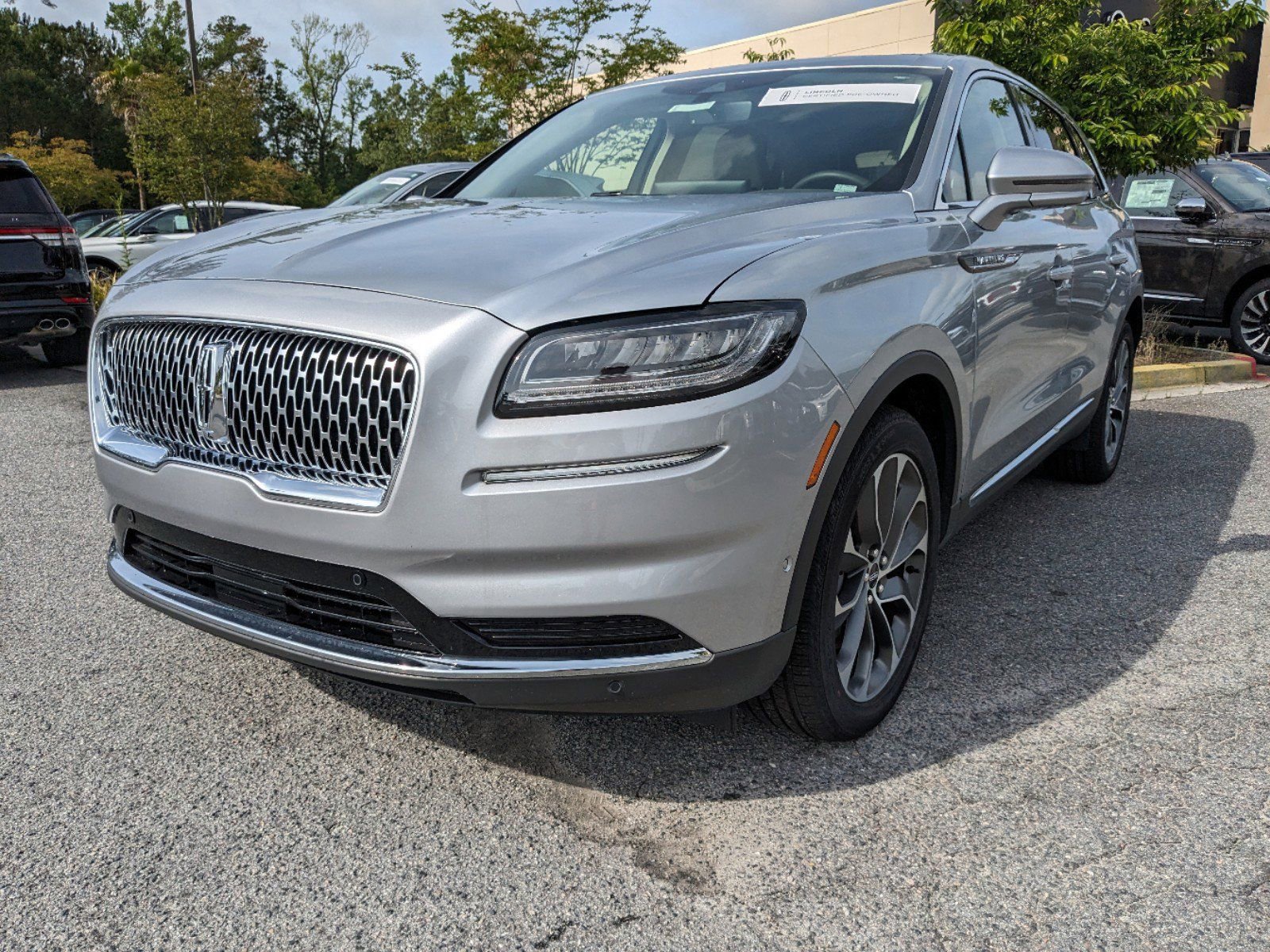 Certified 2023 Lincoln Nautilus Reserve w/ Equipment Group 201A image 9