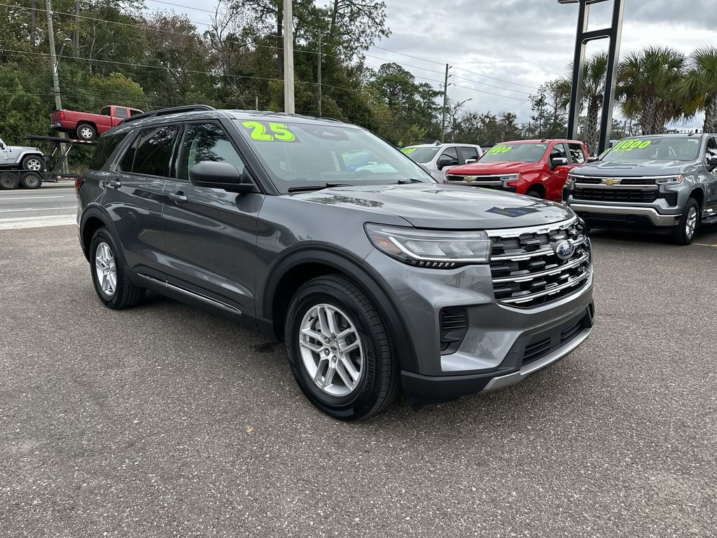 Used 2025 Ford Explorer Active image 10