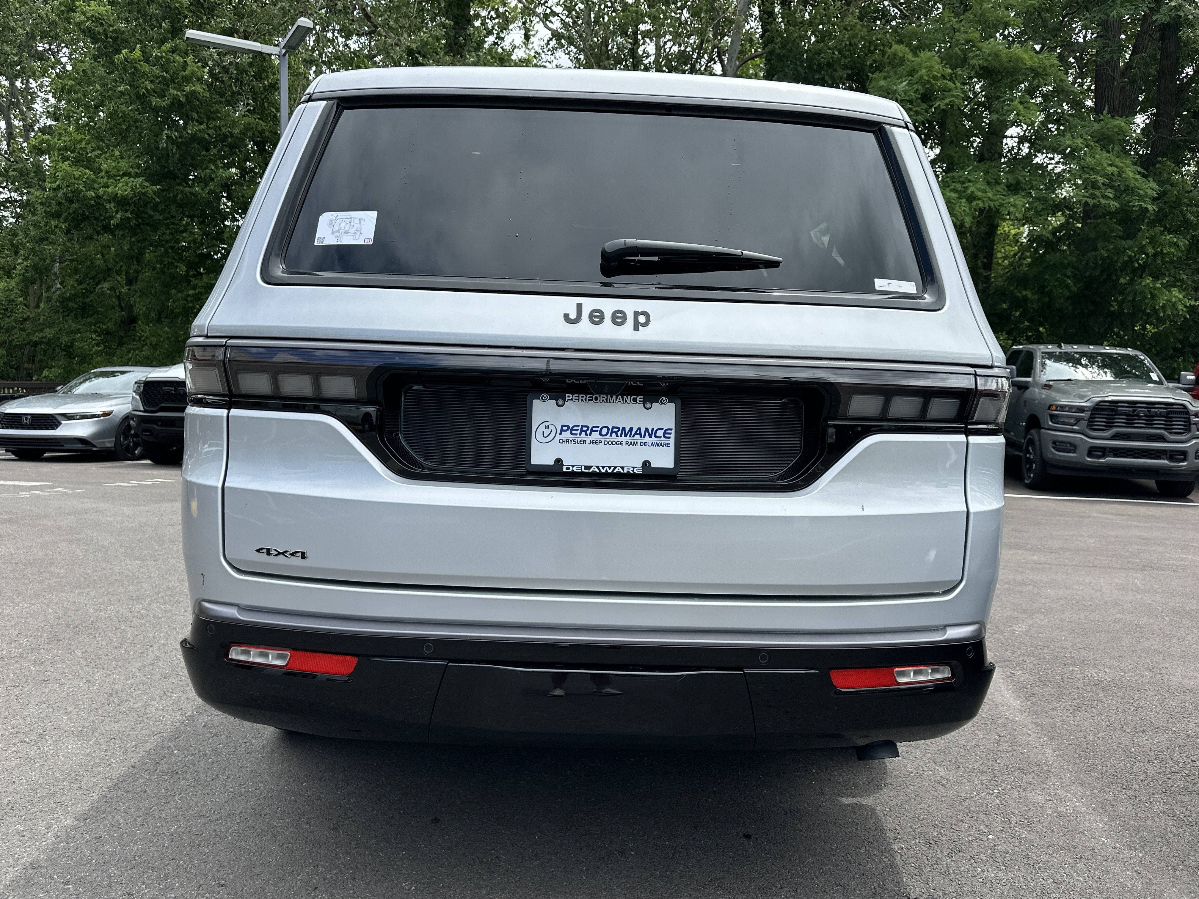 New 2026 Jeep Grand Wagoneer L Limited w/ Premium Group II AWD/4WD image 15