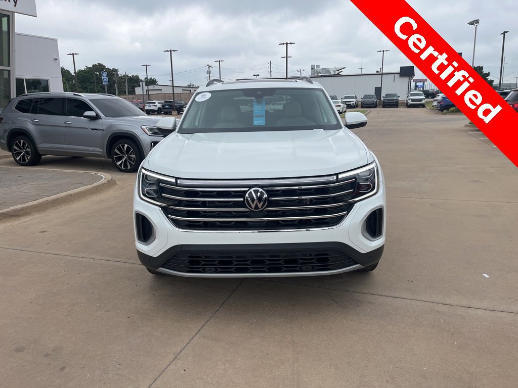 Used 2025 Volkswagen Atlas SE image 2