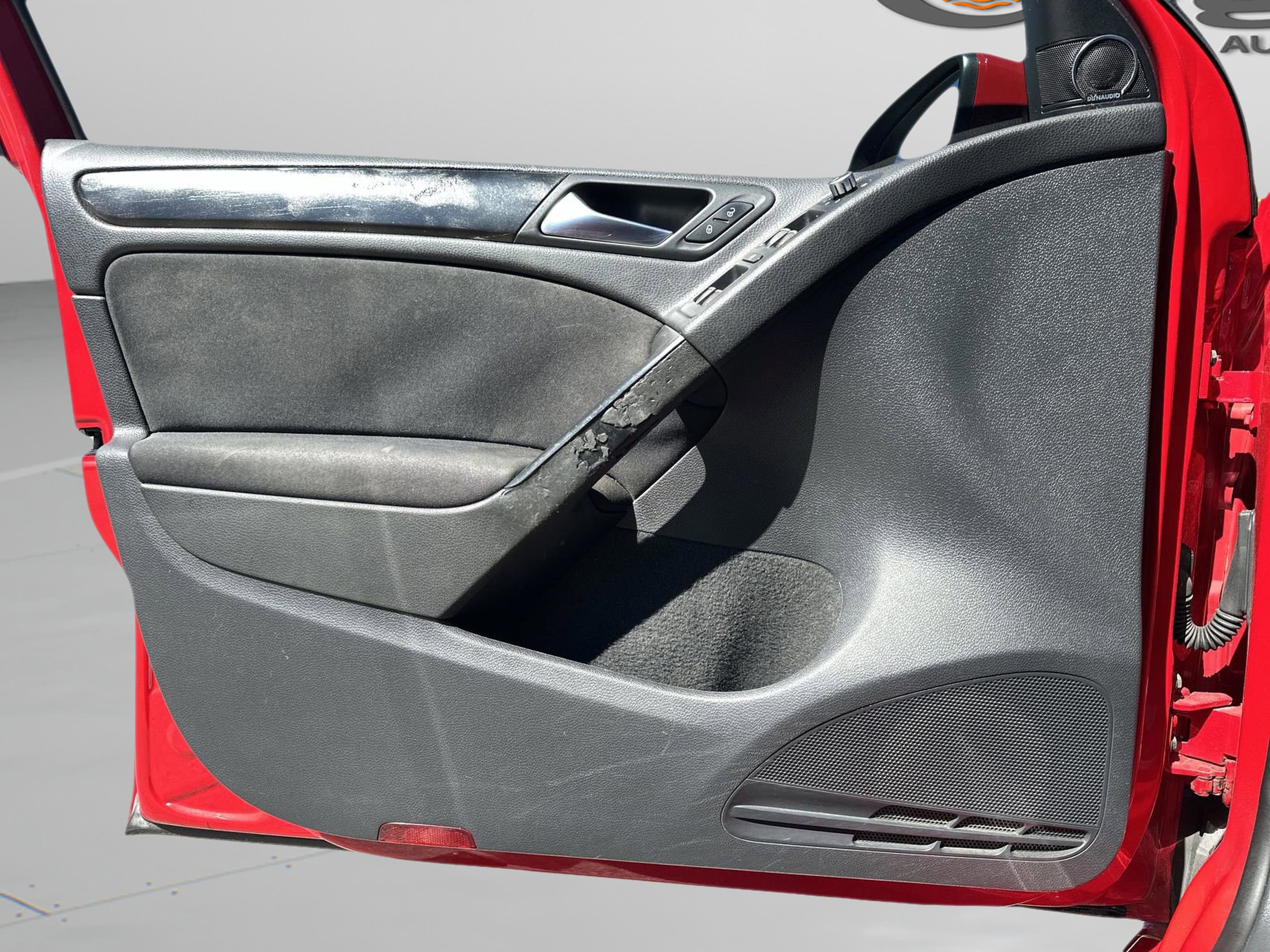 Used 2013 Volkswagen Golf TDI image 17