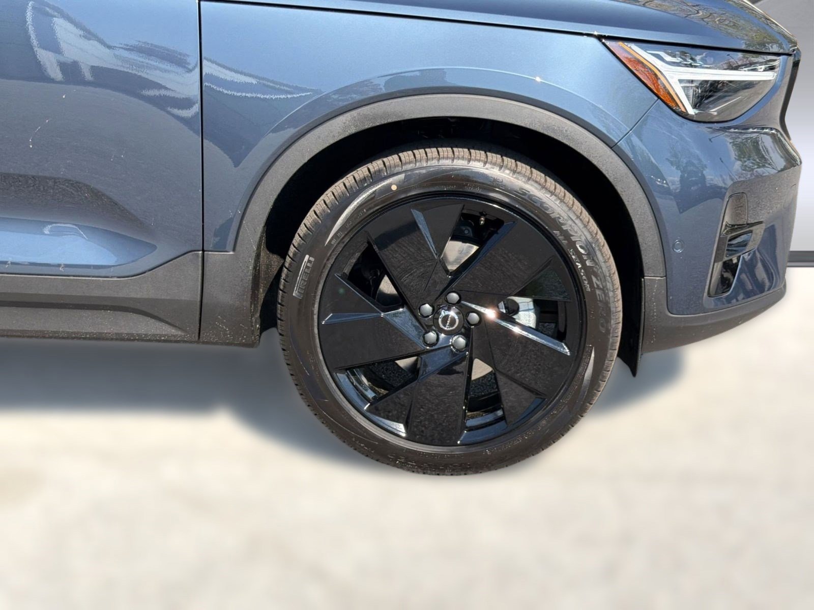 New 2026 Volvo XC40 B5 Ultra w/ Protection Package Premier image 12