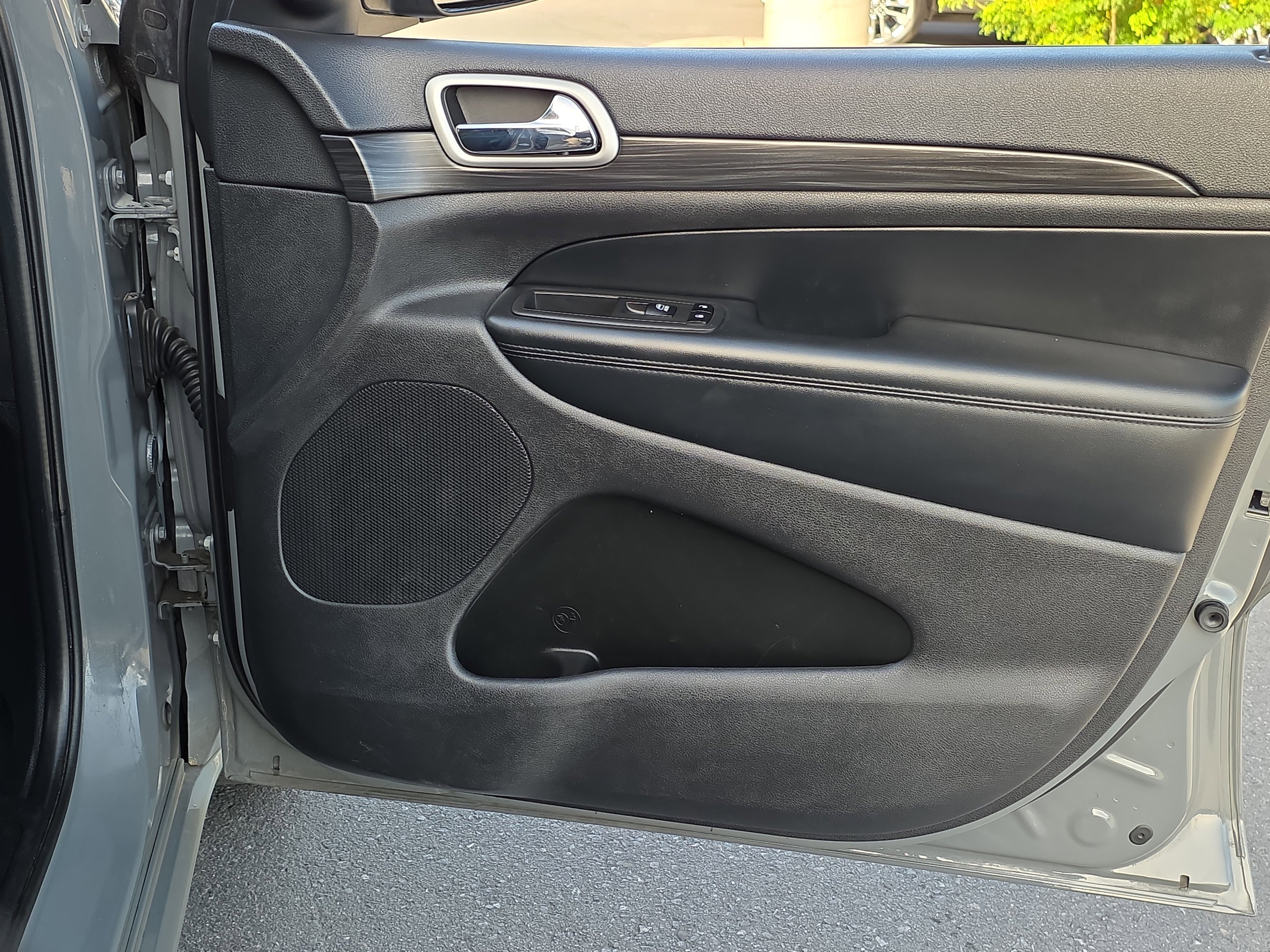 Used 2022 Jeep Grand Cherokee Laredo X image 33