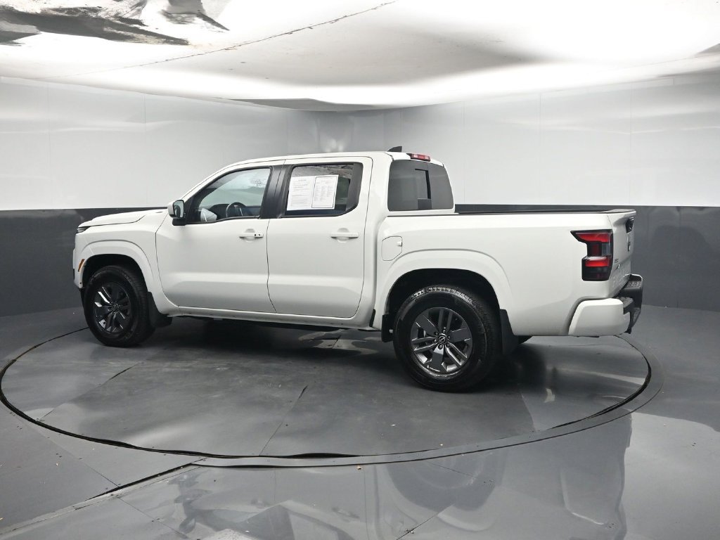 Used 2025 Nissan Frontier SV w/ SV Convenience Package RWD image 3