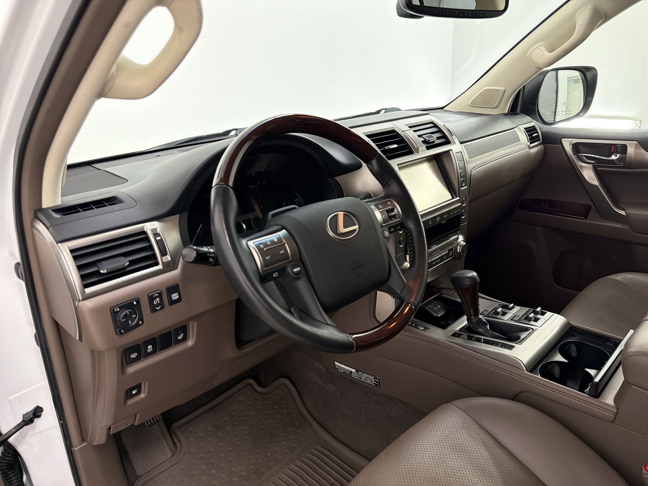 Used 2019 Lexus GX 460 Luxury AWD/4WD image 4