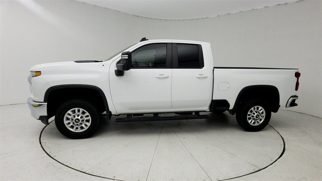 Used 2022 Chevrolet Silverado 2500 LT w/ Convenience Package image 2