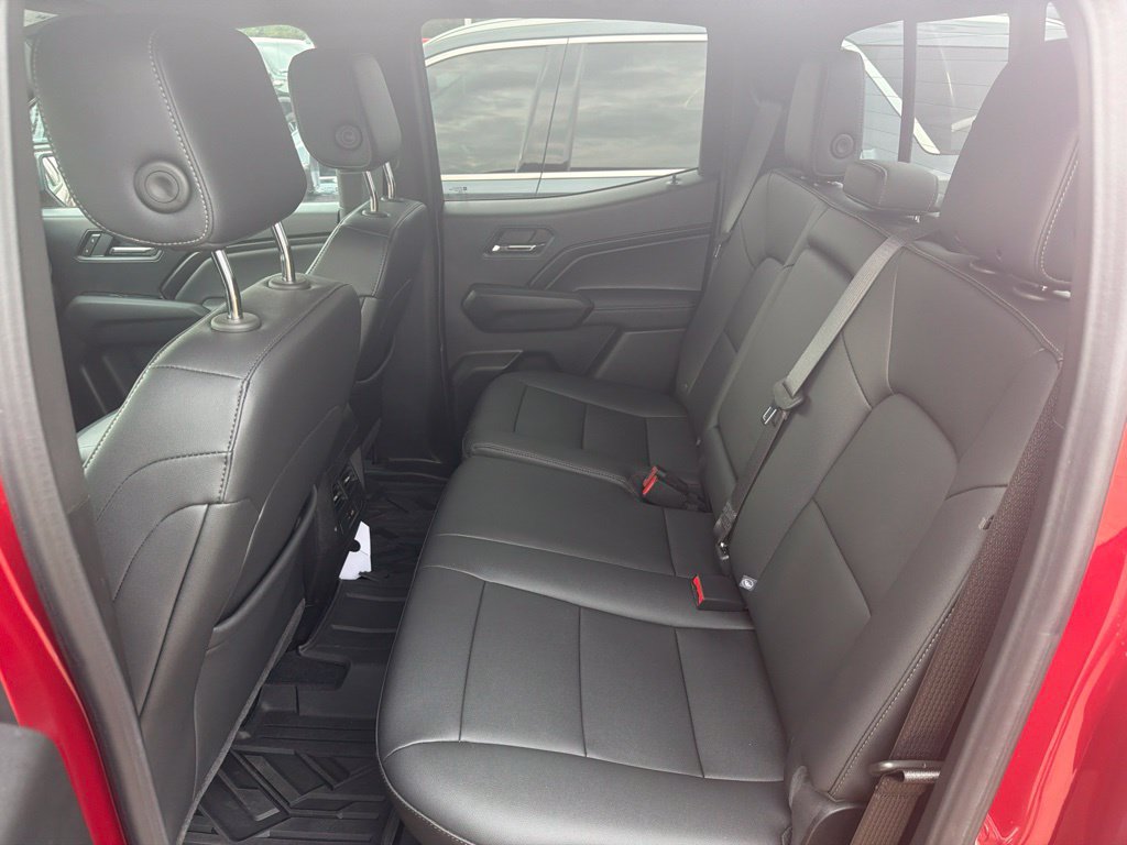 Used 2025 Chevrolet Colorado LT w/ LT Convenience Package RWD image 17