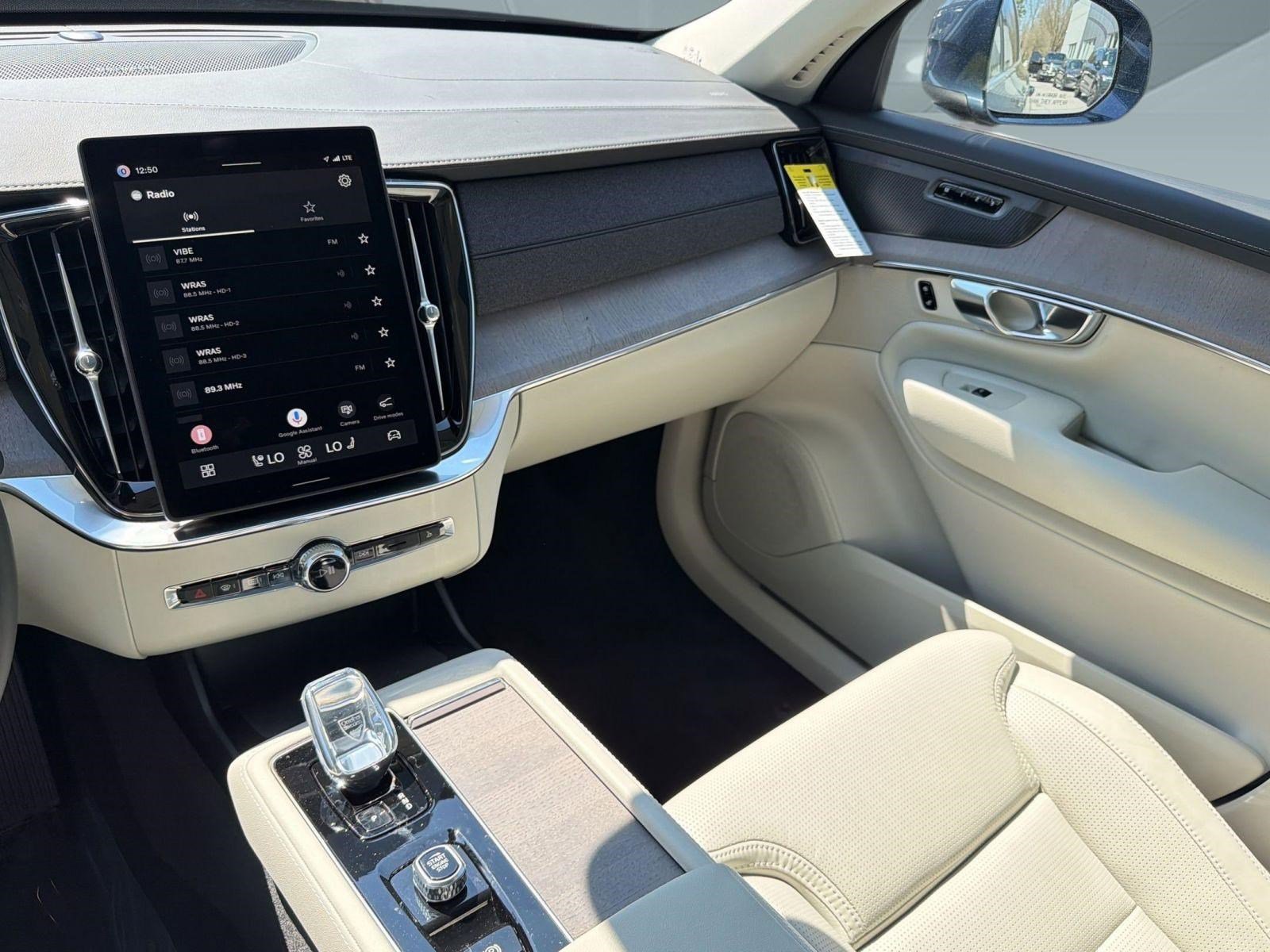 New 2026 Volvo XC90 T8 Ultra w/ Protection Package image 25