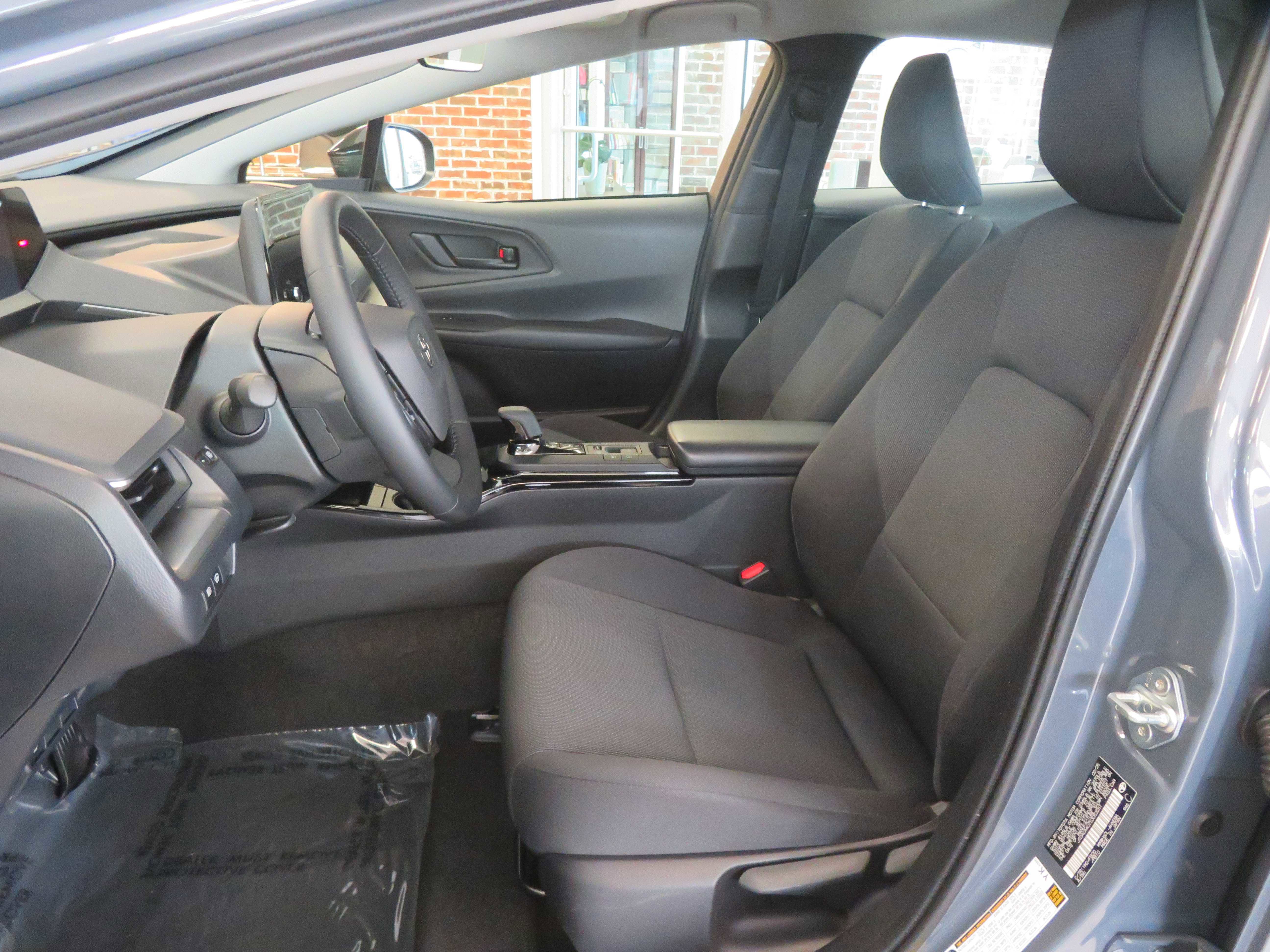 Used 2025 Toyota Prius LE image 15
