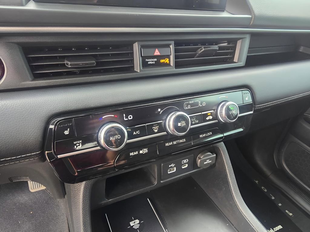 Used 2024 Honda Pilot Touring image 12