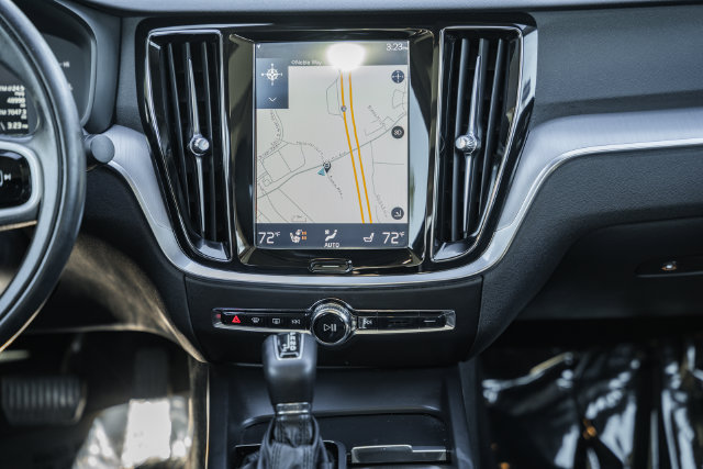 Used 2019 Volvo S60 T5 Momentum w/ Premium Package FWD image 19