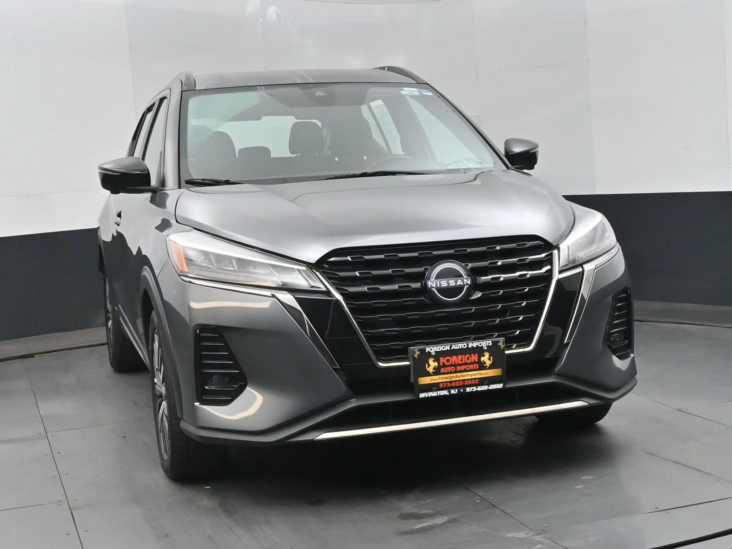 Used 2024 Nissan Kicks SR FWD image 3