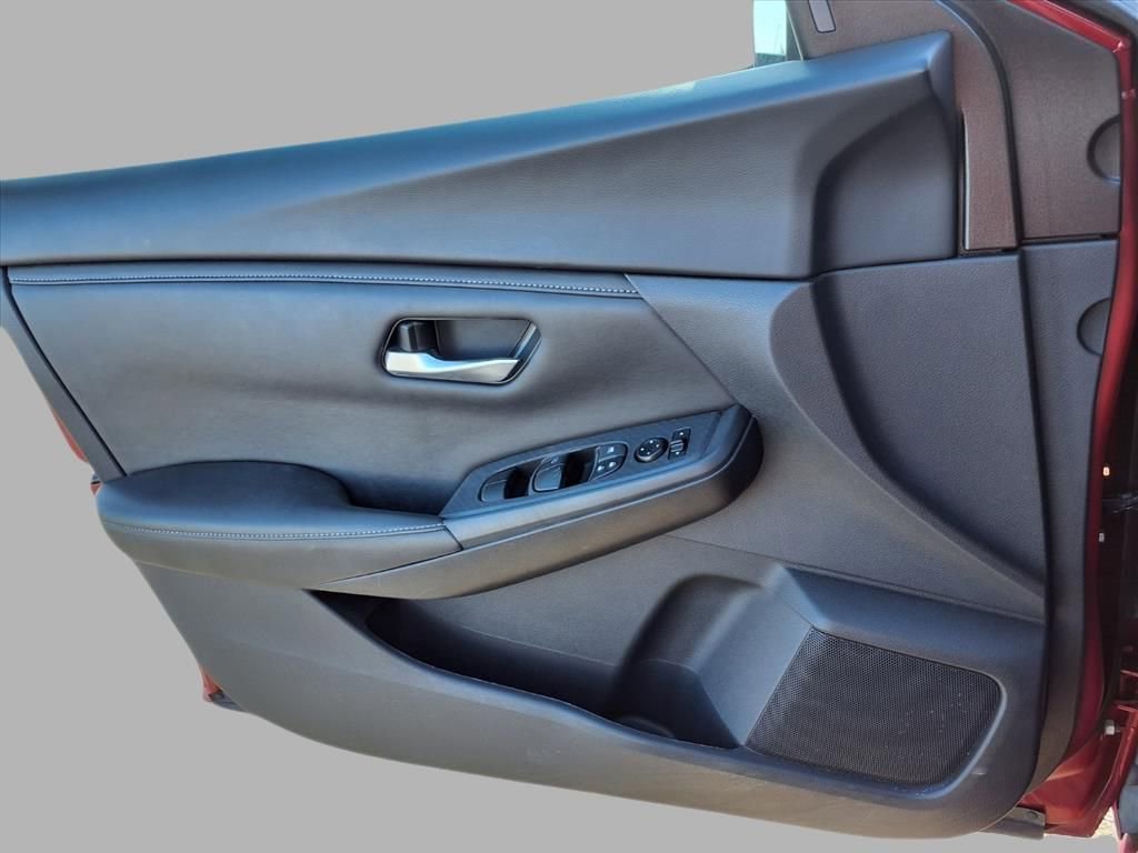 Used 2024 Nissan Sentra SV image 15