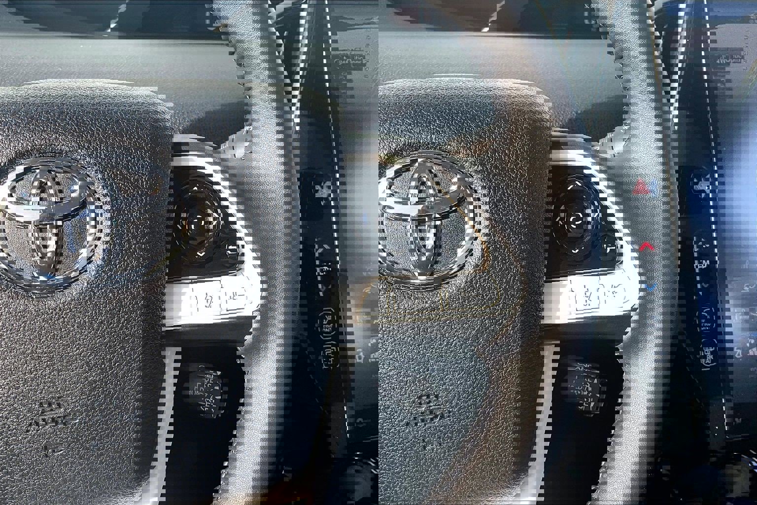 Used 2019 Toyota Prius Prime Premium image 24